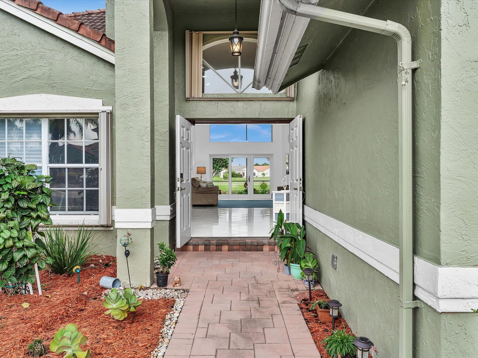 6004 Golf Villas Drive, Boynton Beach, FL 33437 photo 2