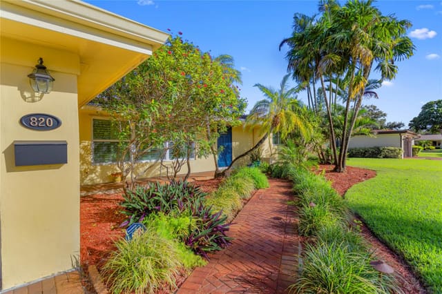 820 Alamanda Court, sold in Plantation Gardens 4th SE, Plantation, FL