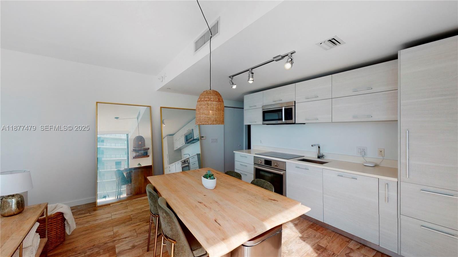 650 NE 32nd Street 4607 — photo 5