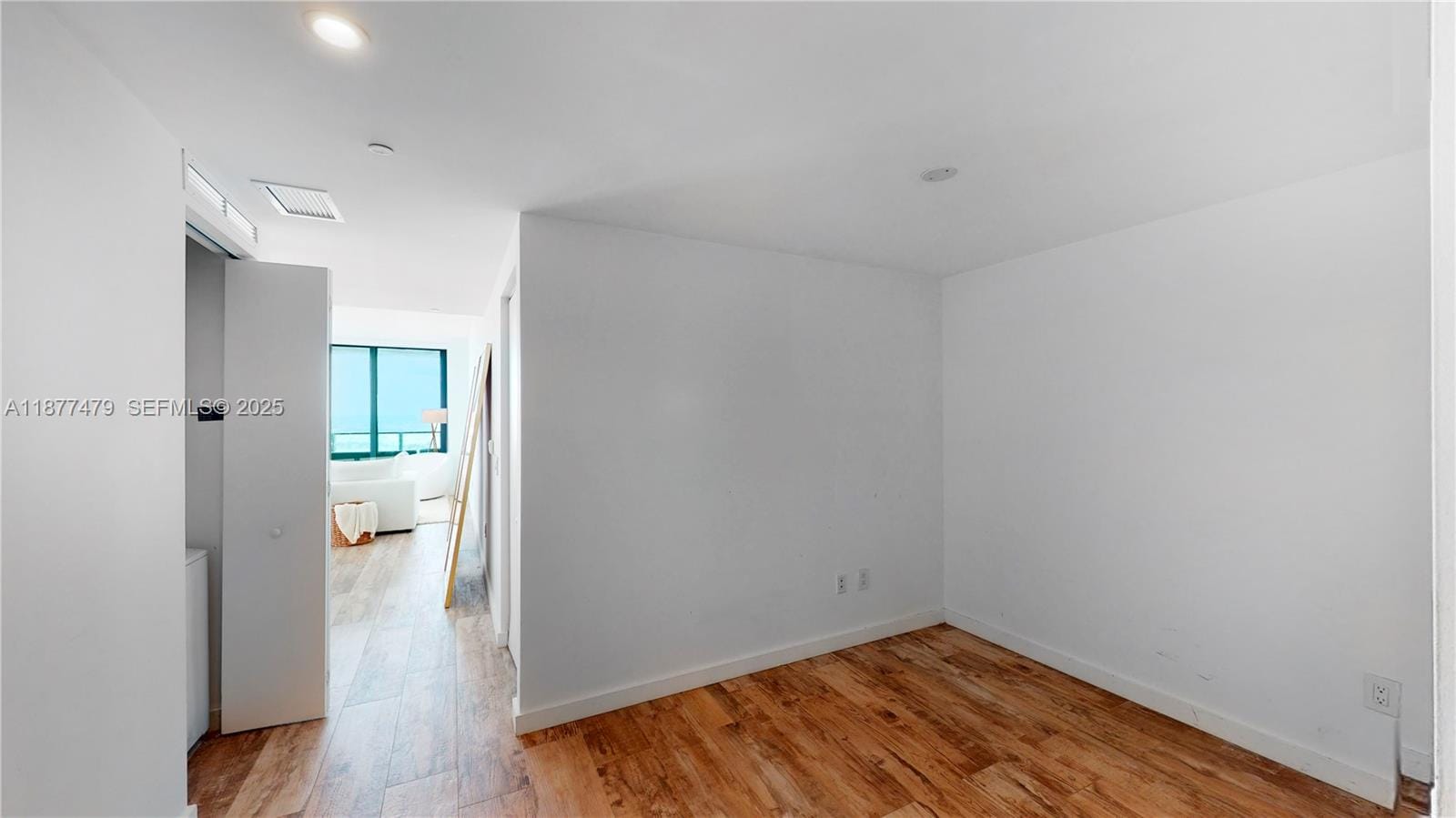 650 NE 32nd Street 4607 — photo 10