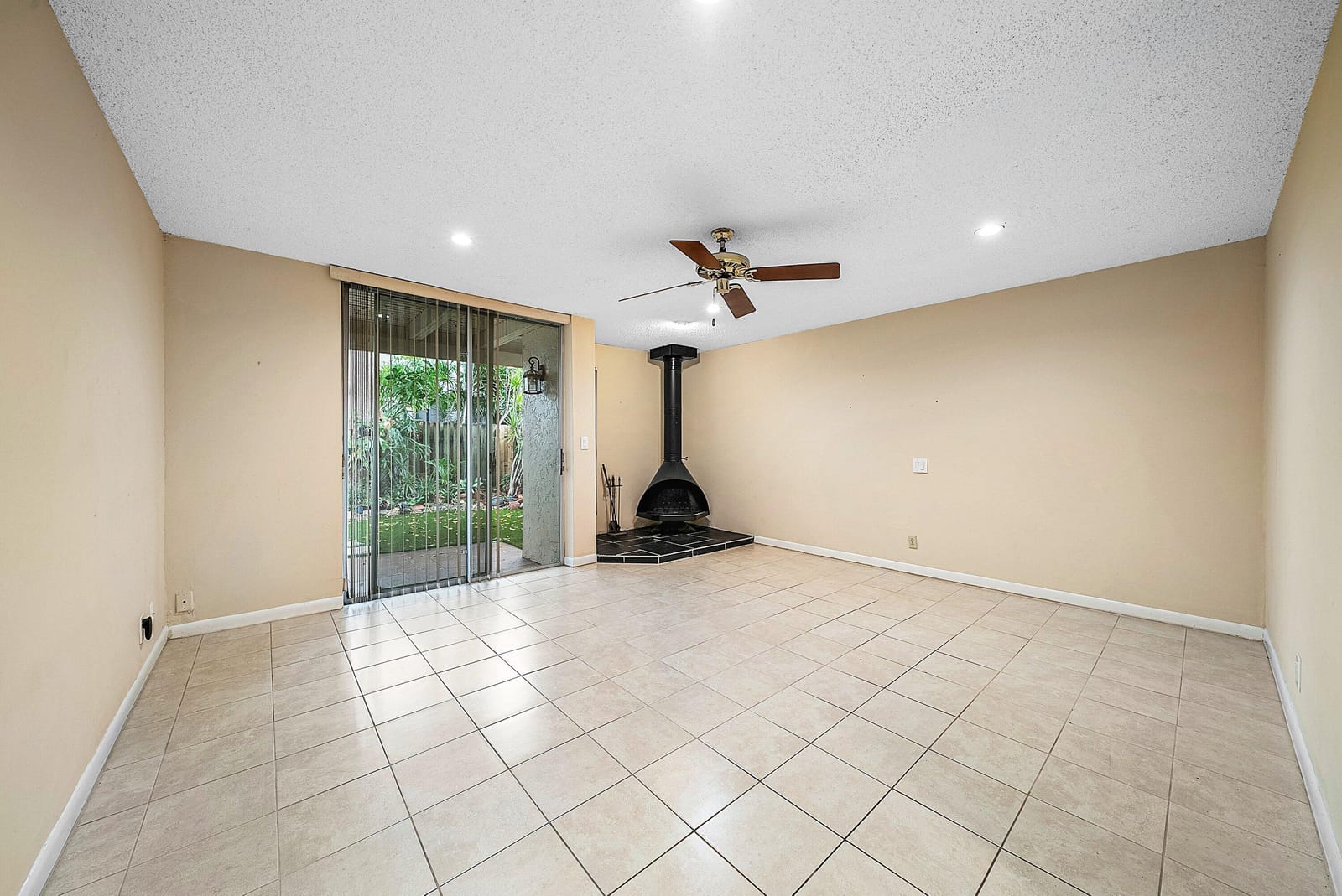 682 Kensington Place, Wilton Manors, FL 33305 photo 13