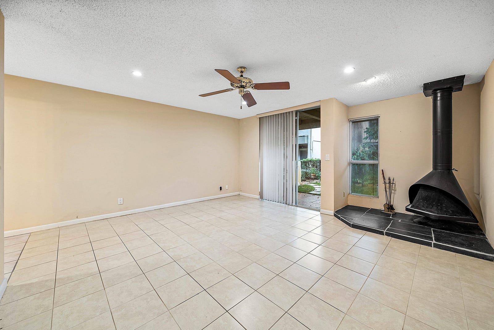 682 Kensington Place, Wilton Manors, FL 33305 photo 14