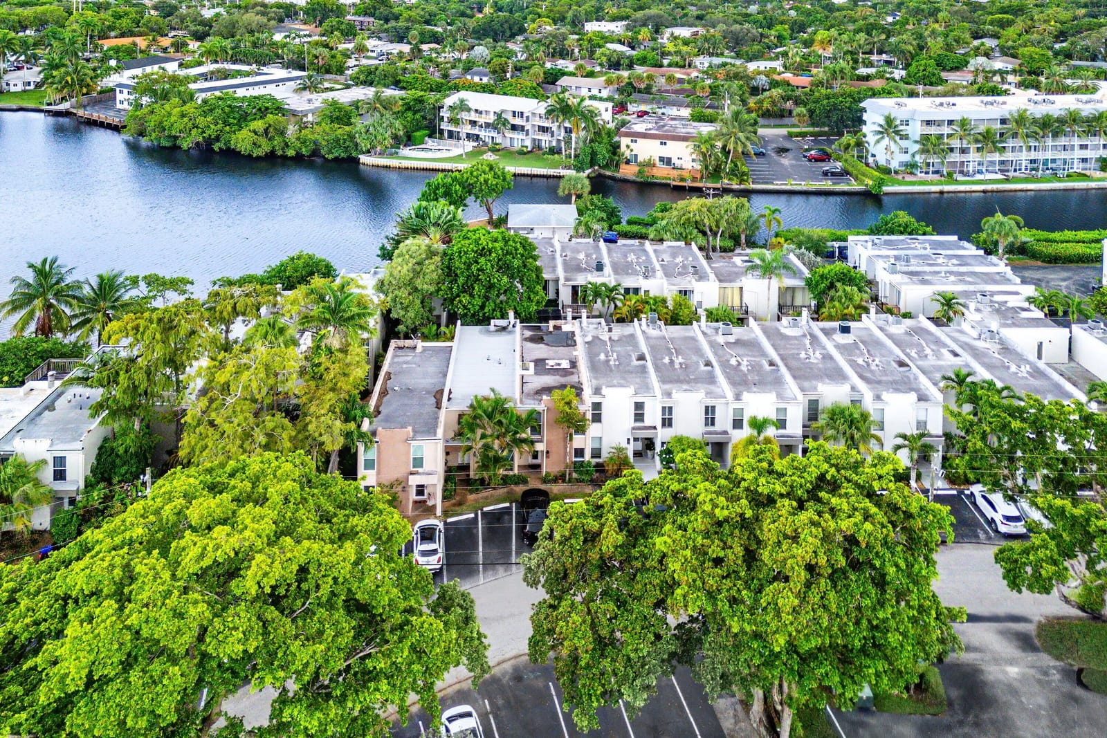 682 Kensington Place, Wilton Manors, FL 33305 photo 30