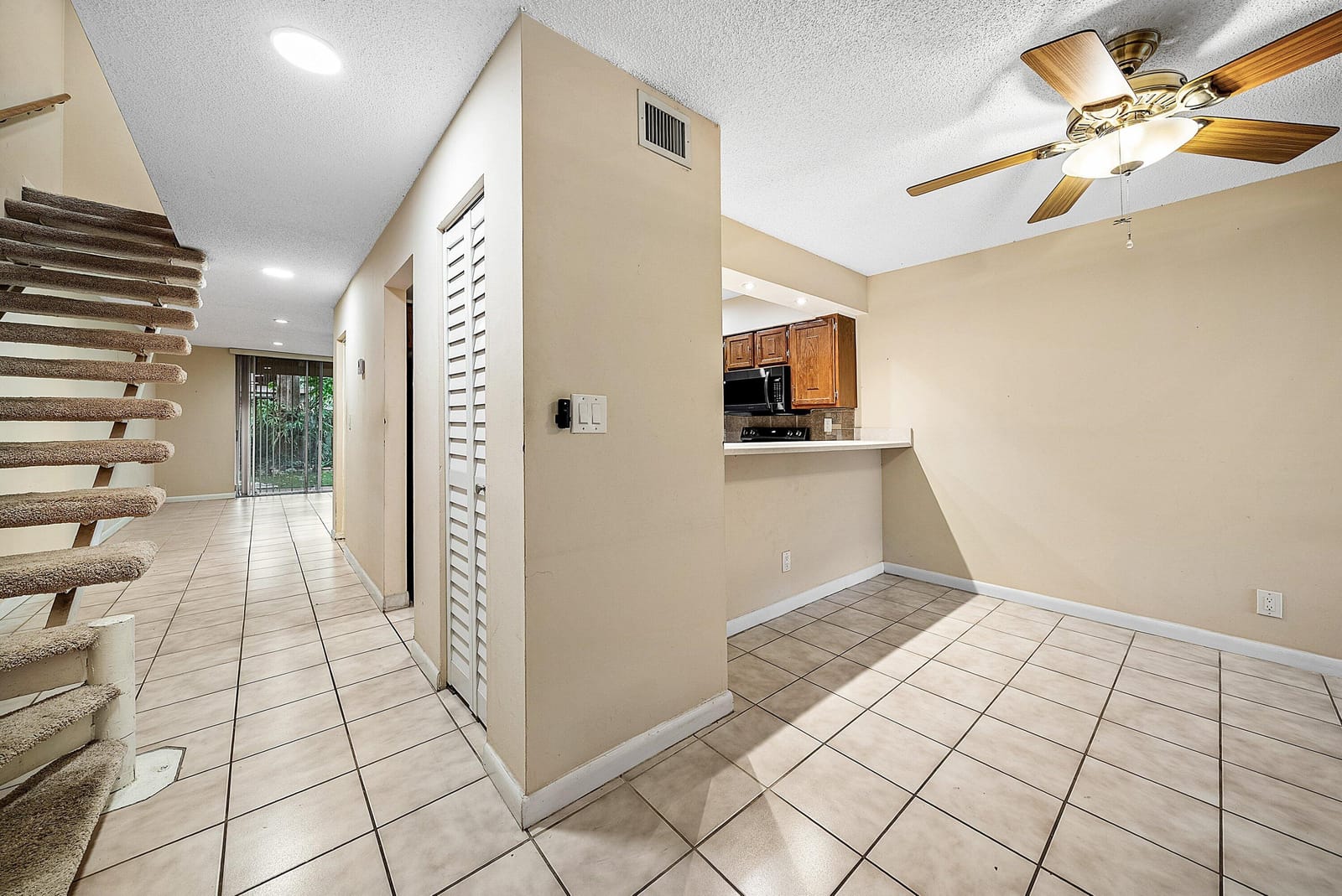 682 Kensington Place — photo 5