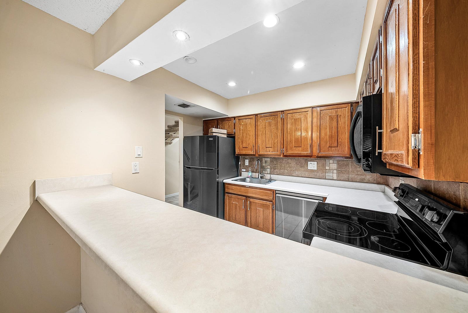 682 Kensington Place — photo 9