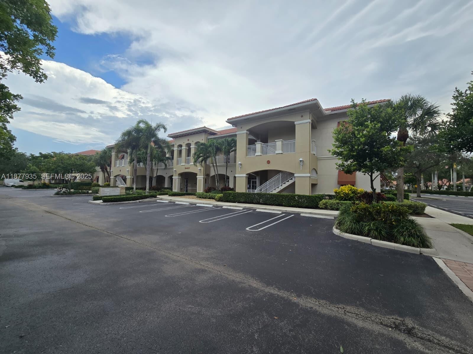 5401 N University Drive 203 — photo 2