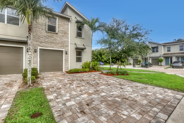 8861 Via Mar Rosso, sold in Town Commons, Lake Worth, FL