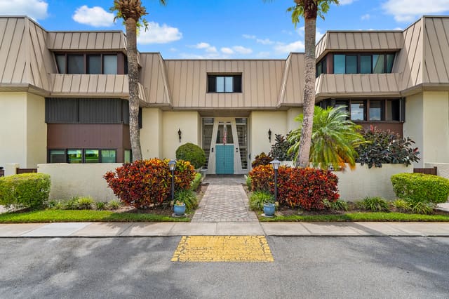 1800 SE Saint Lucie Boulevard 7-106, sold in Conquistador Condo, Stuart, FL