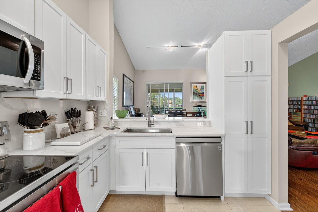 9673 Shadybrook Drive 201, Boynton Beach, FL 33437 photo 11