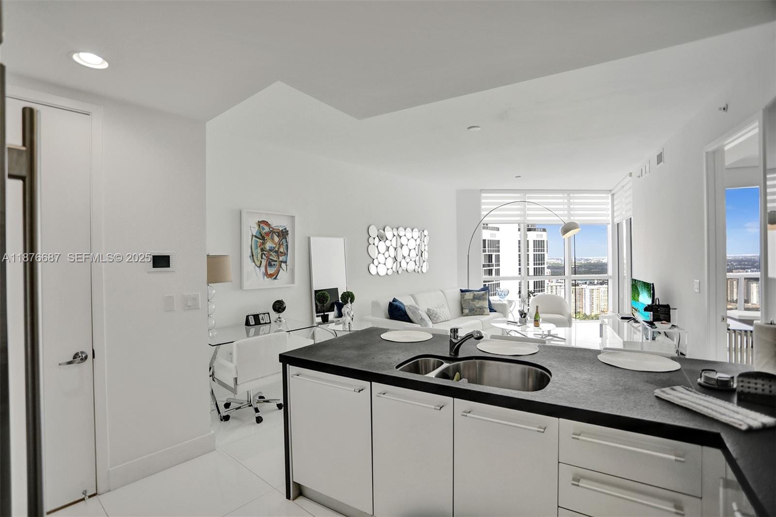 18201 Collins Avenue 5508, Sunny Isles Beach, FL 33160 photo 4