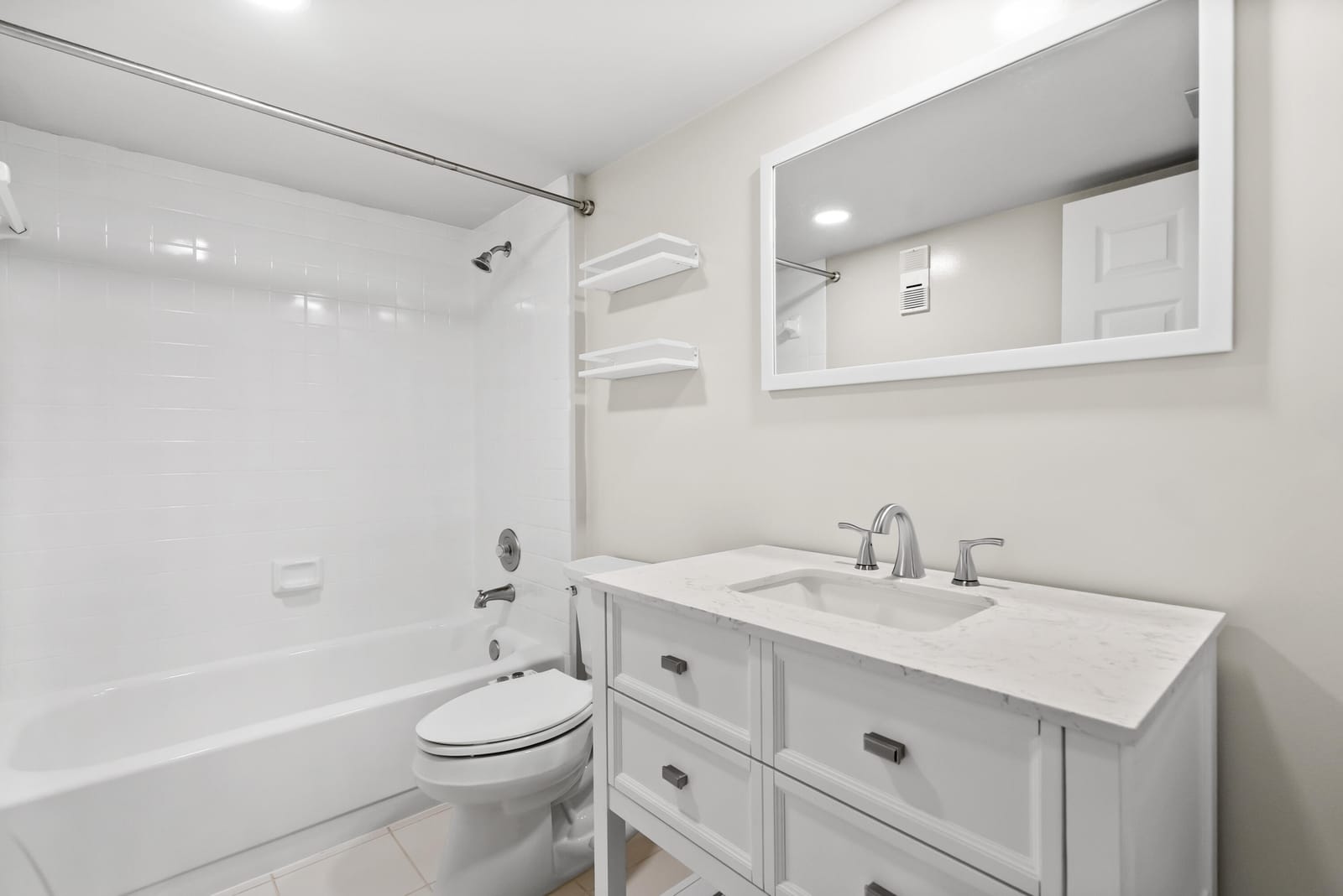 3716 Whitehall Drive 103, West Palm Beach, FL 33401 photo 15