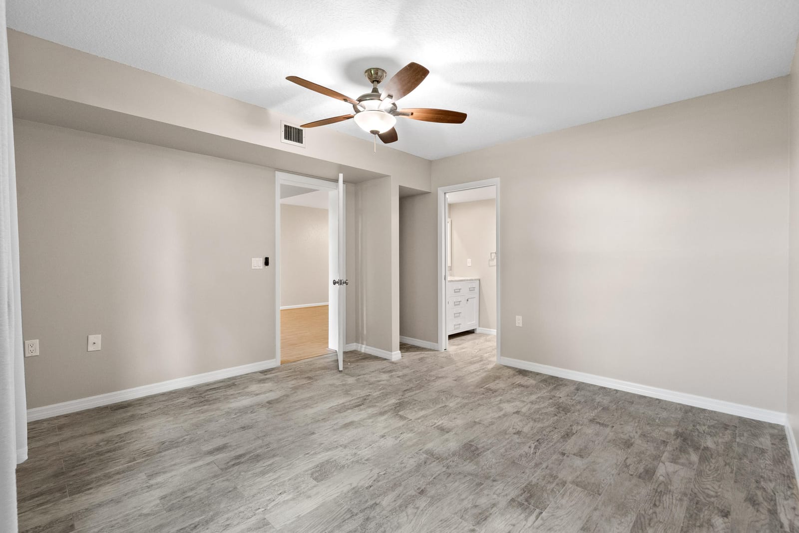 3716 Whitehall Drive 103, West Palm Beach, FL 33401 photo 16