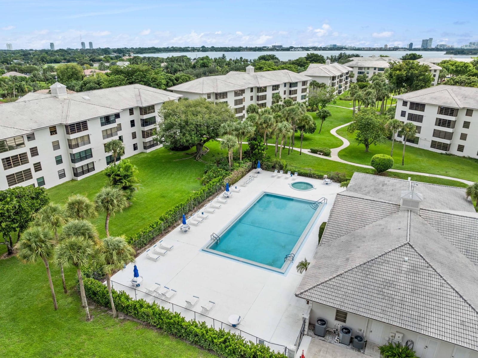 3716 Whitehall Drive 103, West Palm Beach, FL 33401 photo 26