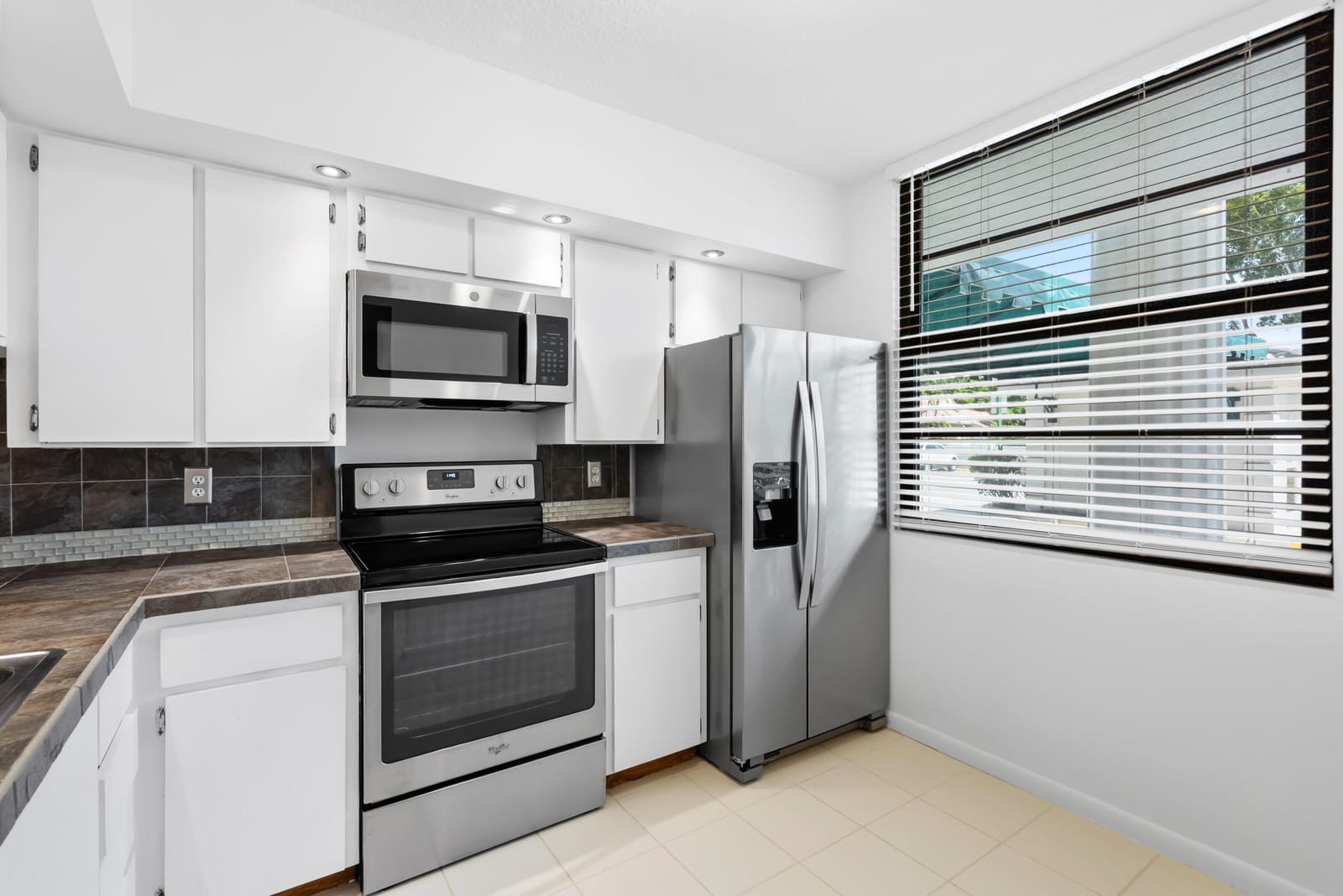 3716 Whitehall Drive 103, West Palm Beach, FL 33401 photo 4