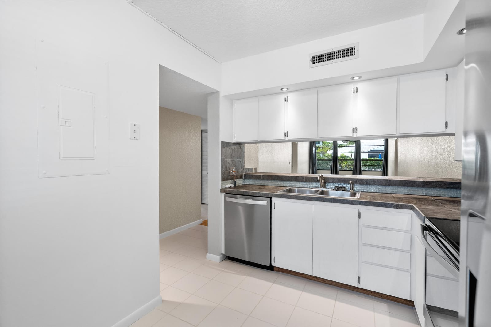 3716 Whitehall Drive 103, West Palm Beach, FL 33401 photo 6