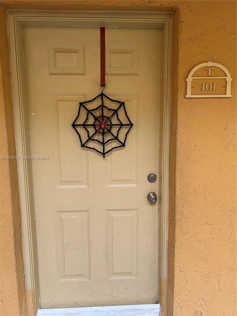 17901 NW 68th Avenue T101, Hialeah, FL 33015