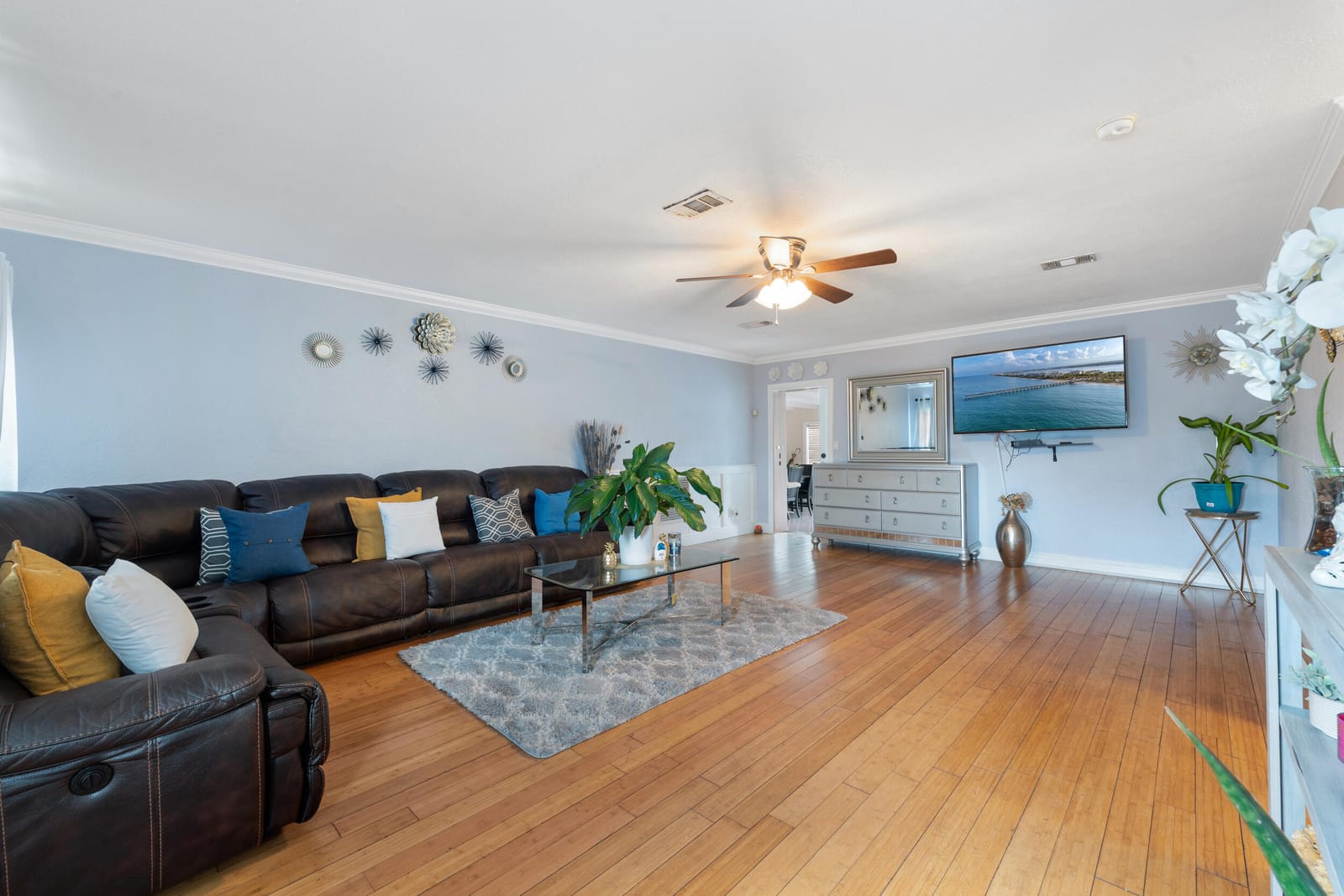 808 Wright Drive — photo 2