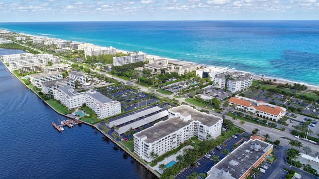 2860 S Ocean Boulevard 315, sold in La Palma Condo, Palm Beach, FL
