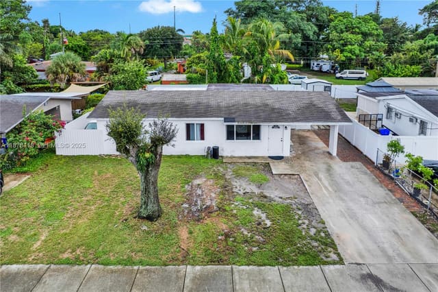 4390 SW 24th Street, Fort Lauderdale, FL 33317