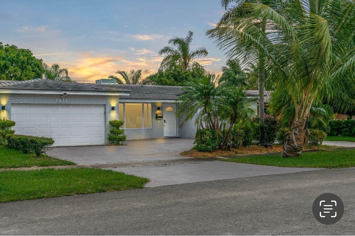 4811 Hayes Street, Hollywood, FL 33021