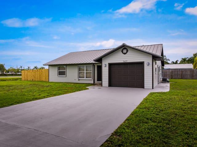 1627 SE Monroe Street, Stuart, FL 34997