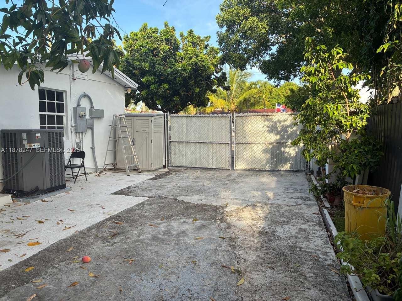 10325 NW 36th Court, Miami, FL 33147 photo 4
