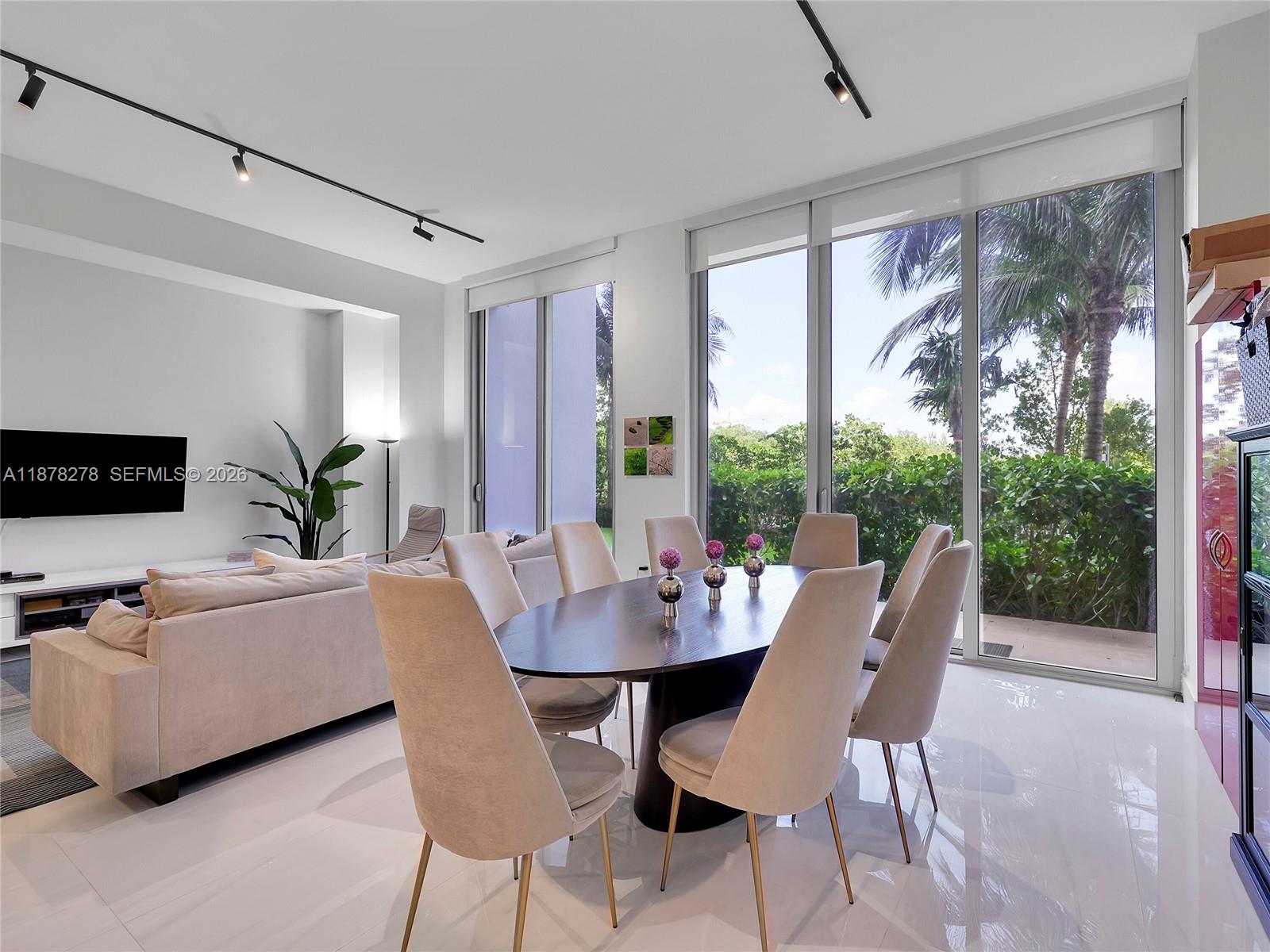 16385 Biscayne Boulevard 105, North Miami Beach, FL 33160, North Miami Beach