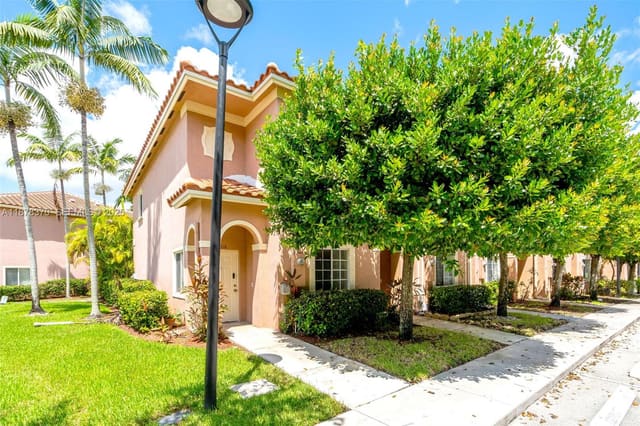 7818 Catalina Circle, sold in Kings Point Commercial Pa, Tamarac, FL