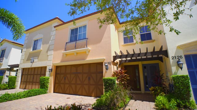 2132 Foxtail View Court, sold in Oakton Preserve, West Palm Beach, FL