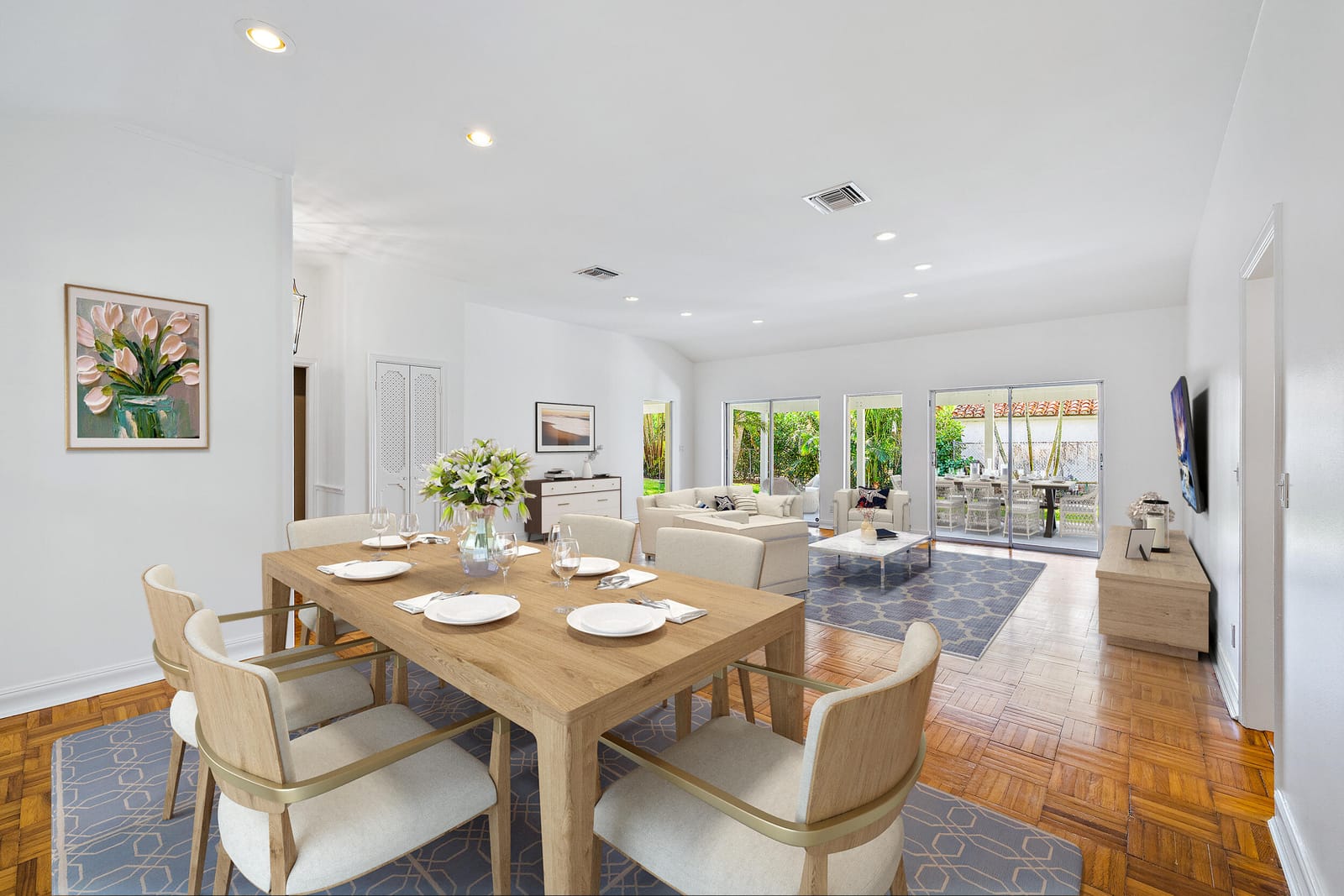 210 Russlyn Drive — photo 2