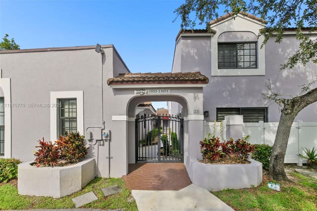 11657 NW 11th Street, sold in Pembroke Lakes Section Ei, Pembroke Pines, FL
