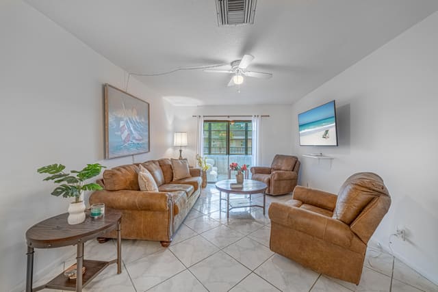 2121 NE 1st Court 204, Boynton Beach, FL 33435