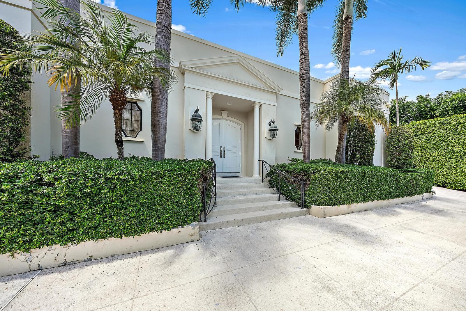 740 N Lake Way, Palm Beach, FL 33480 photo 2