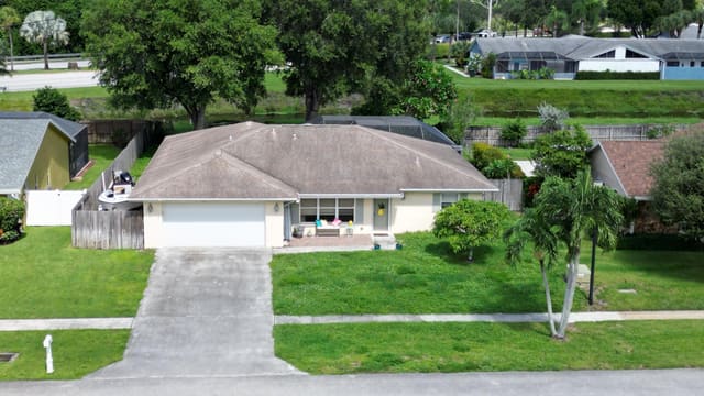 5041 Woodstone Circle N, sold in Springhill, Lake Worth, FL