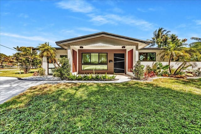 5890 SW 13th Street, sold in Plantation Isles Sec 5, Plantation, FL
