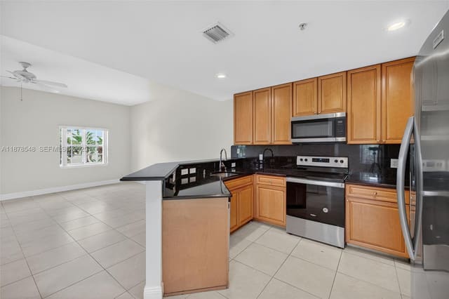 27 SW 6th Court, Pompano Beach, FL 33060