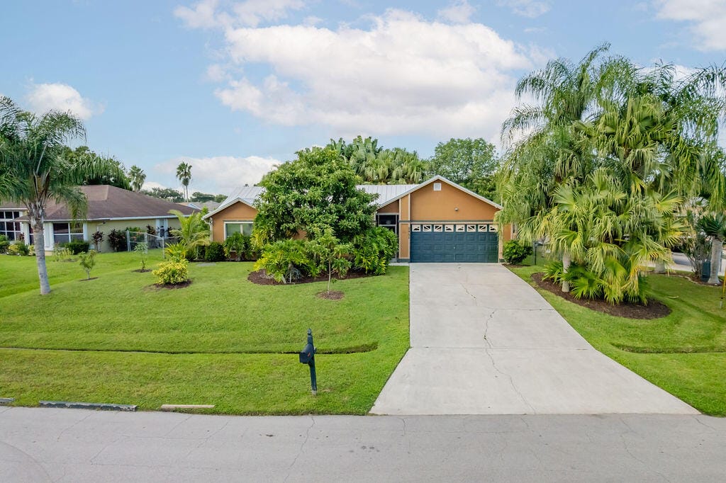 2951 SE Bella Road, Port St. Lucie, FL 34984