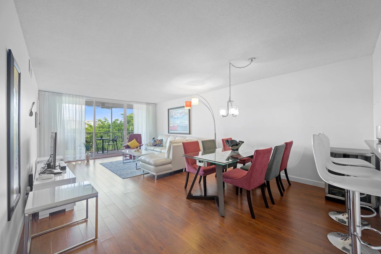 2901 S Palm Aire Drive 502 — photo 3