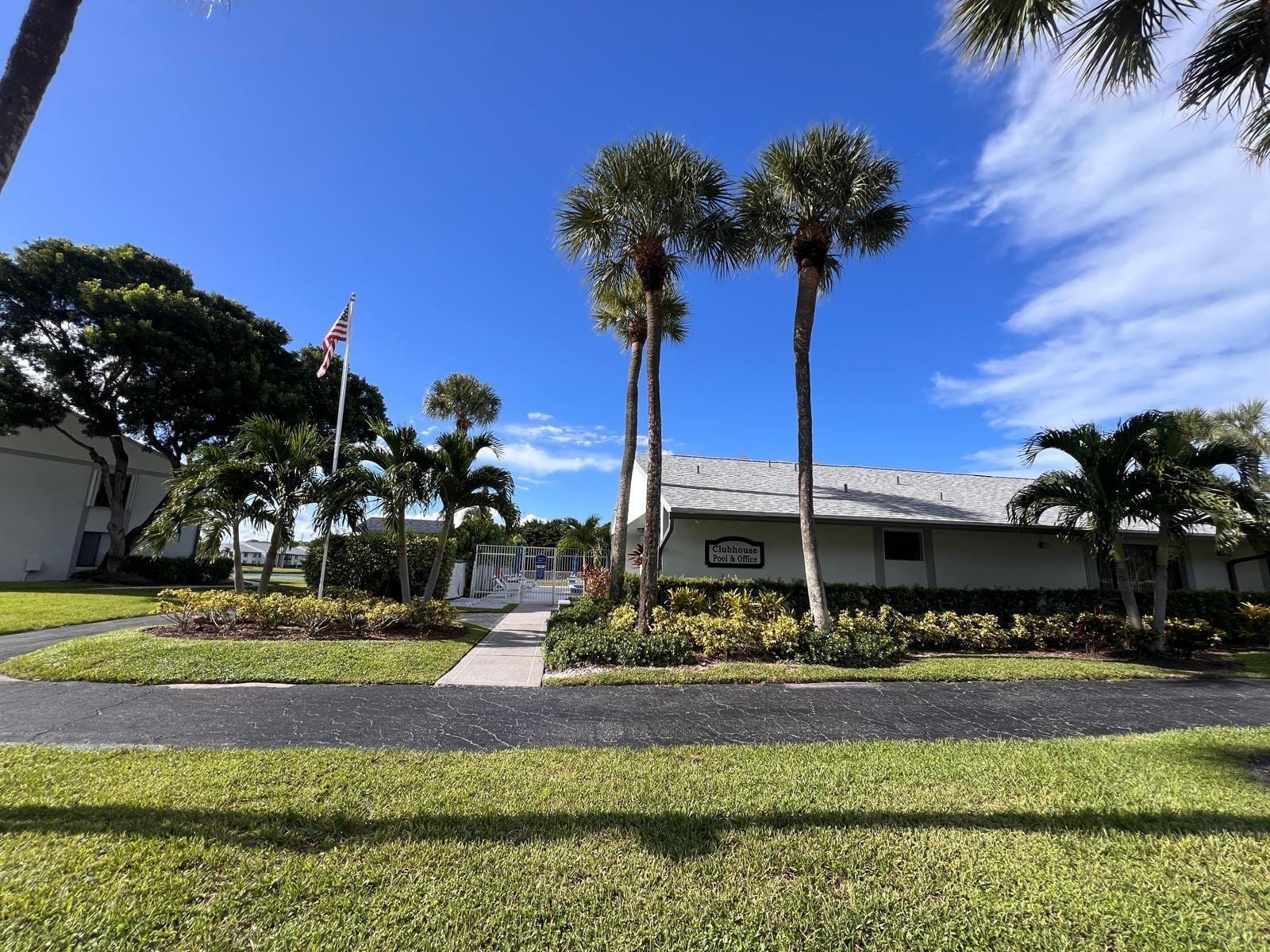 1009 Green Pine Boulevard H3, West Palm Beach, FL 33409 photo 30