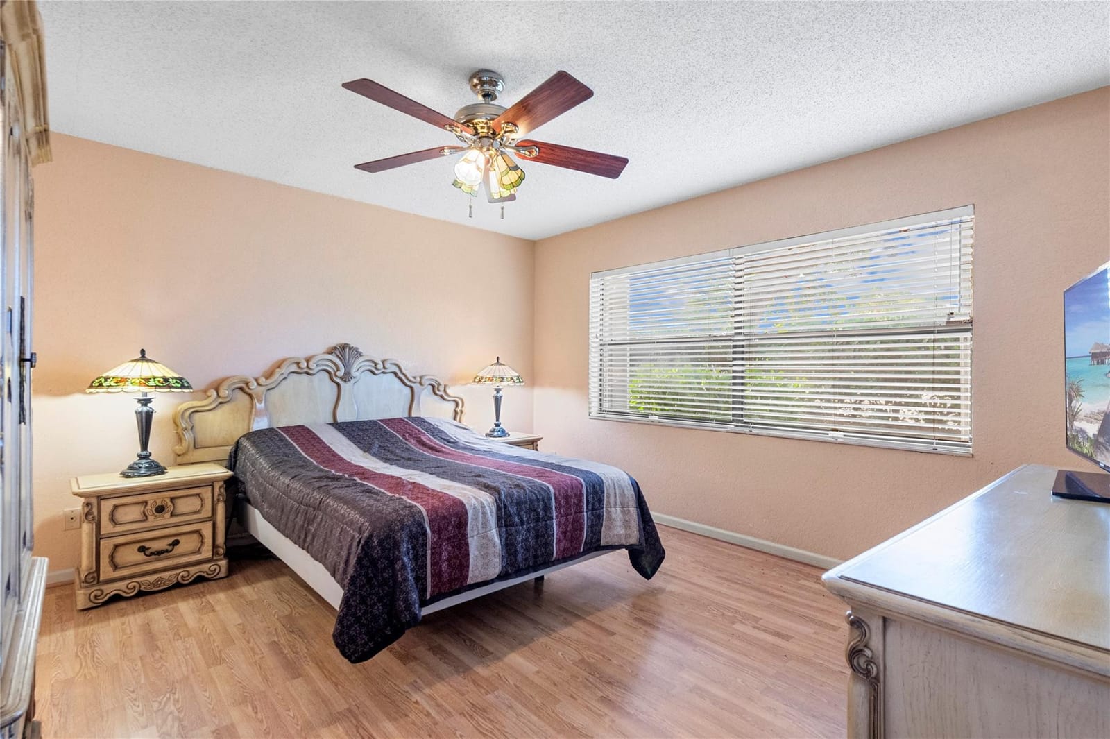 9625 Riverside Drive 4D — photo 8