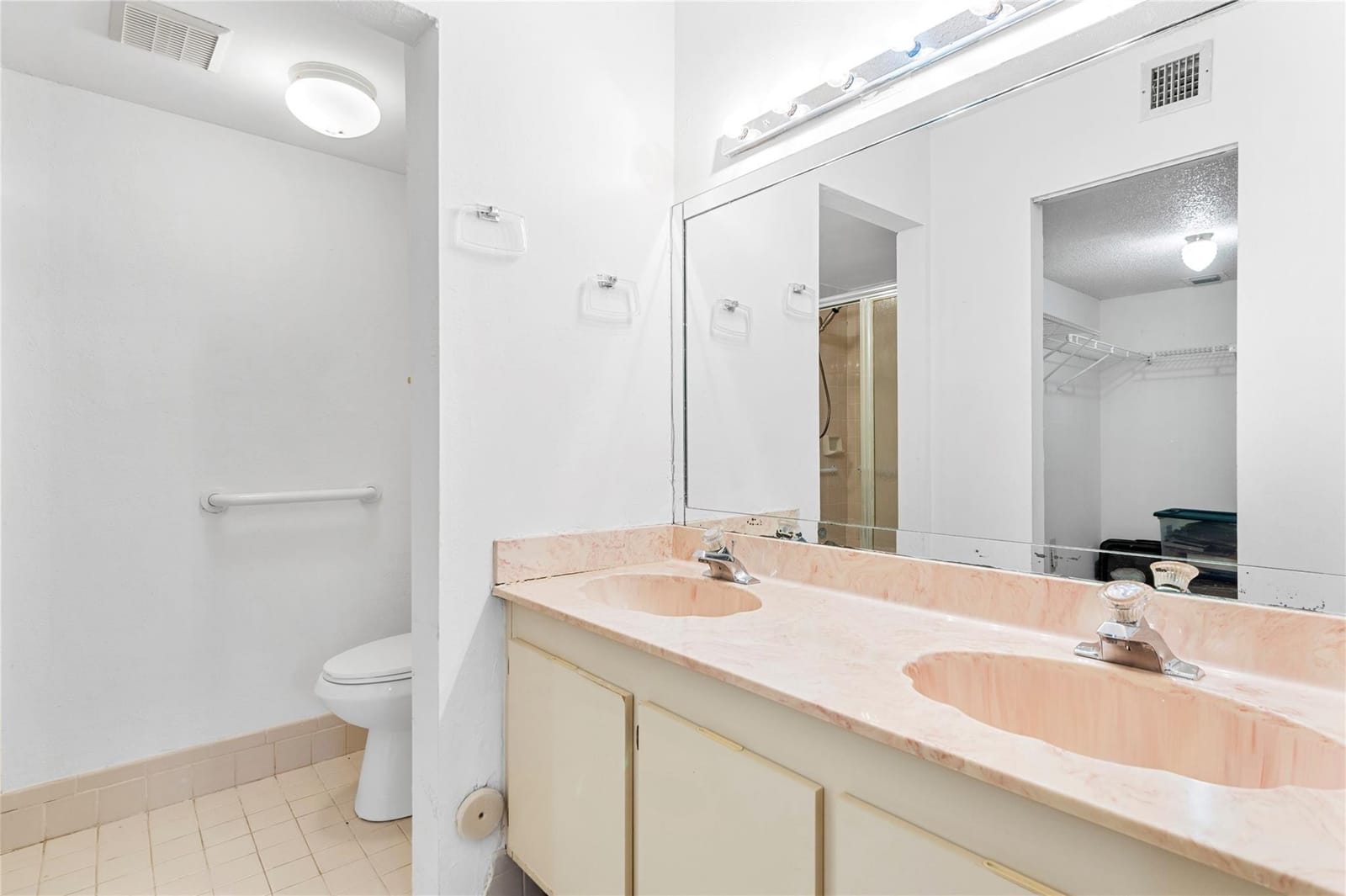 9625 Riverside Drive 4D — photo 10