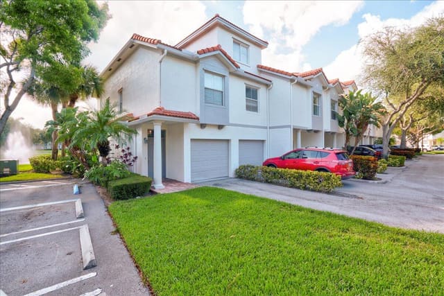 2016 Alta Meadows Lane 701, Delray Beach, FL 33444