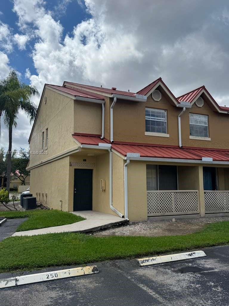 18332 NW 68th Avenue A, Hialeah, FL 33015