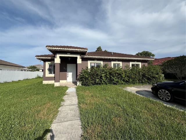 613 SE 14th Place, sold in Tennessee Estates, Homestead, FL
