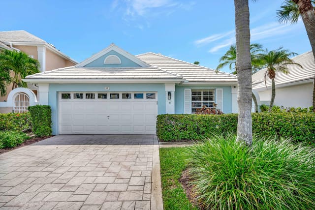 17 Blenheim Court, Palm Beach Gardens, FL 33418