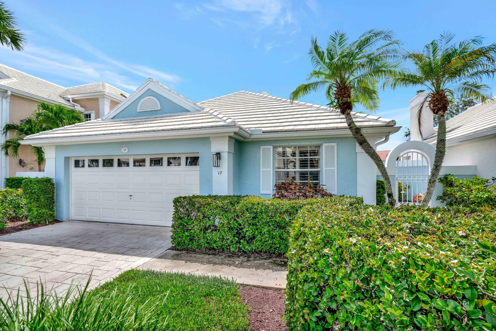 17 Blenheim Court, Palm Beach Gardens, FL 33418 photo 2