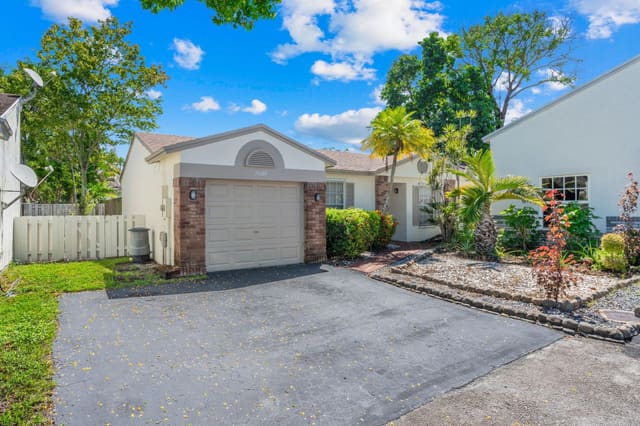 14680 N Beckley Square, sold in Shenandoah Sec Four, Davie, FL