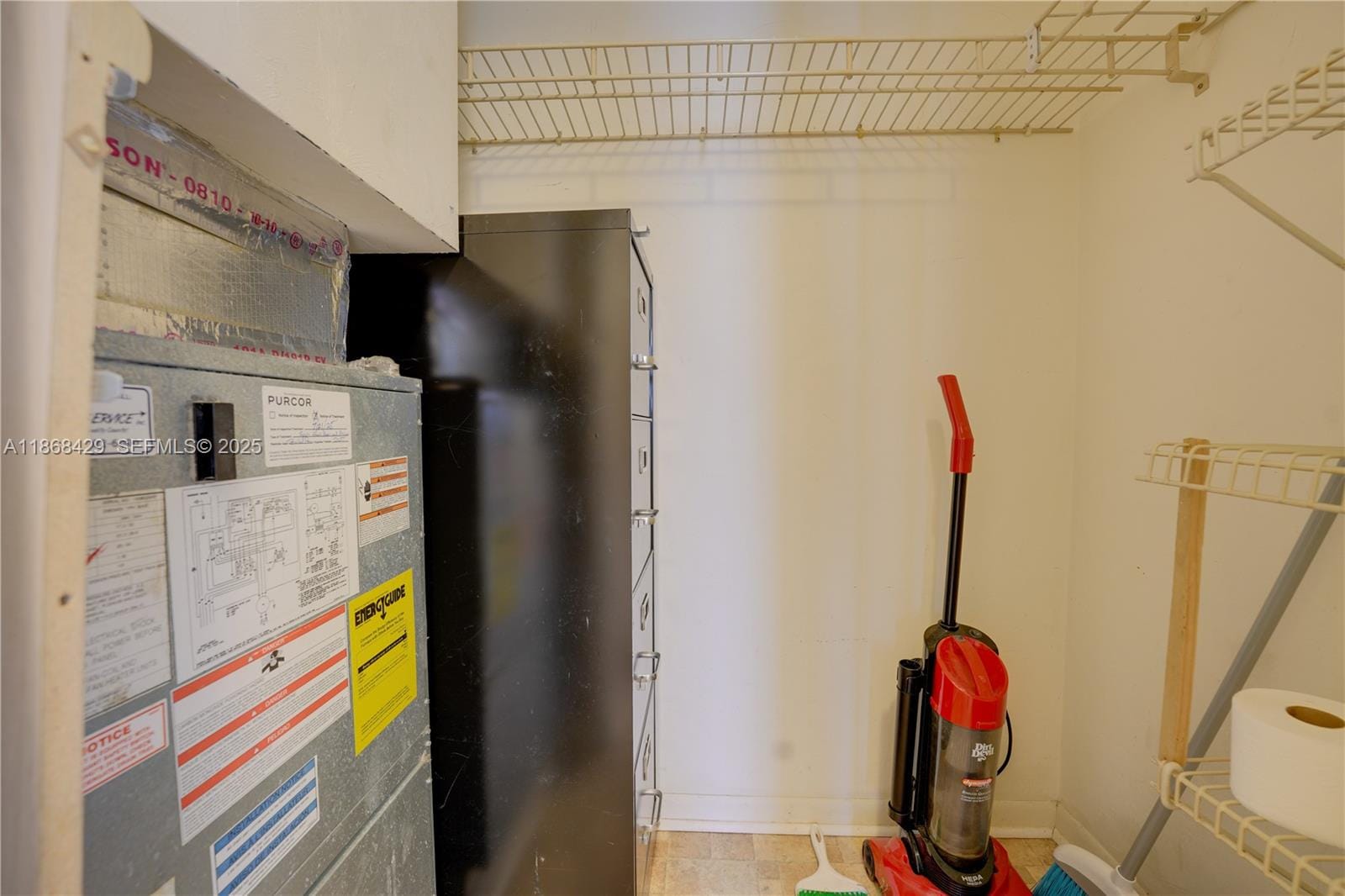 3280 Cynthia Lane 205 — photo 8