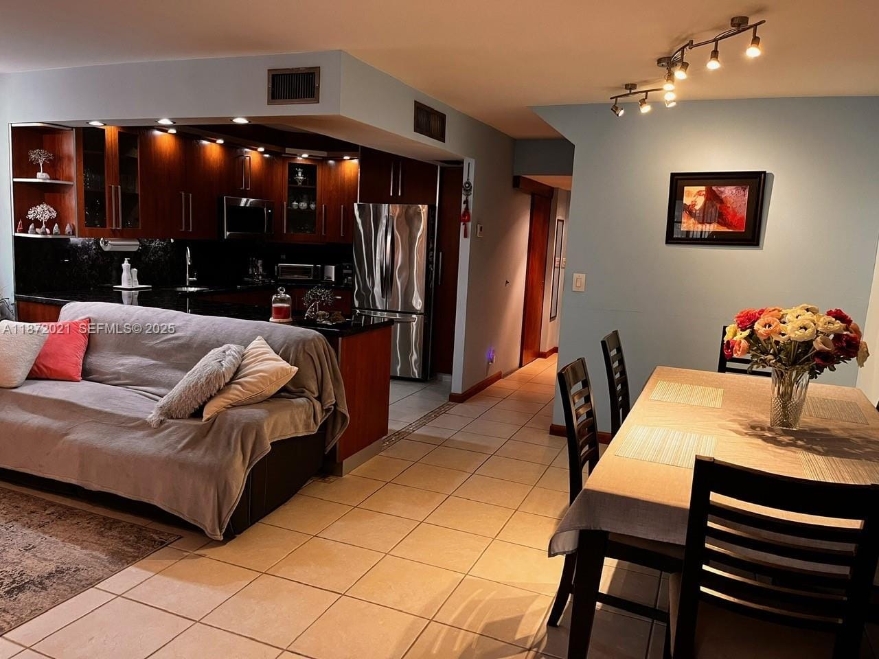 20200 W Country Club Drive 120, Aventura, FL 33180 photo 4