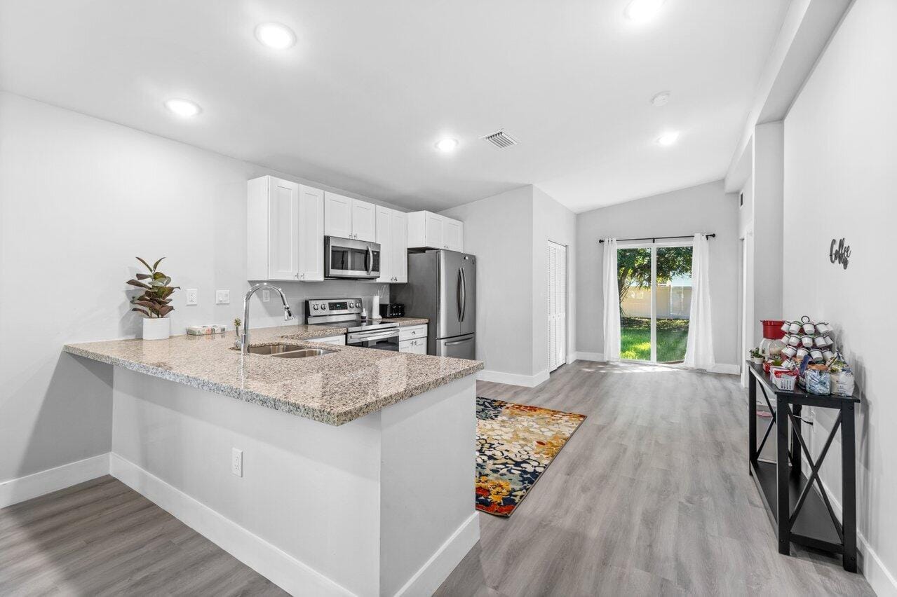 408 SW 4th Street — photo 11